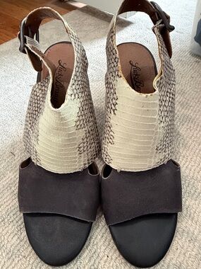 Lucky Brand Two-Tone Brown and Cream Peep-Toe Slingback Sandals